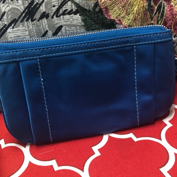 Tumi wristlet wallet (SOLD) - Picture 7 of 7